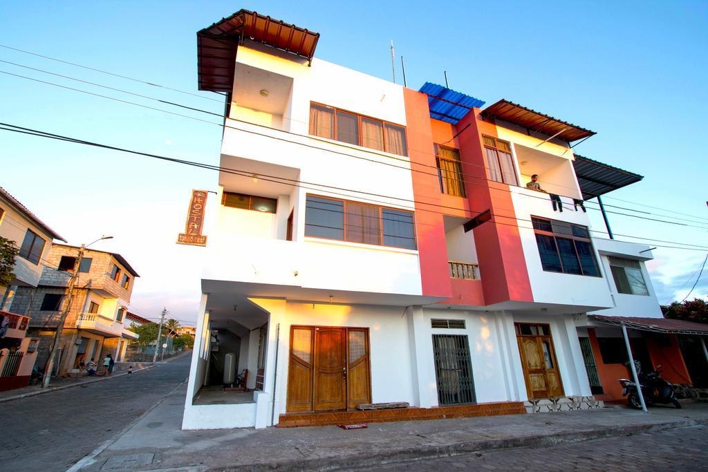Hostal Tongo Reef Puerto Baquerizo Moreno Exterior photo