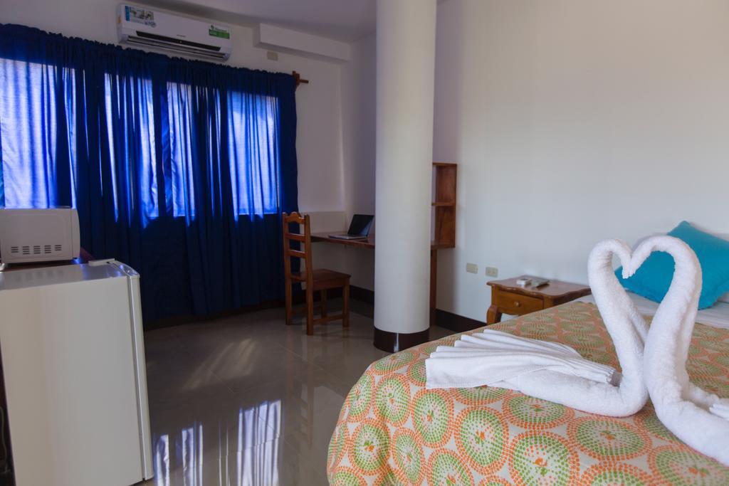 Hostal Tongo Reef Puerto Baquerizo Moreno Exterior photo