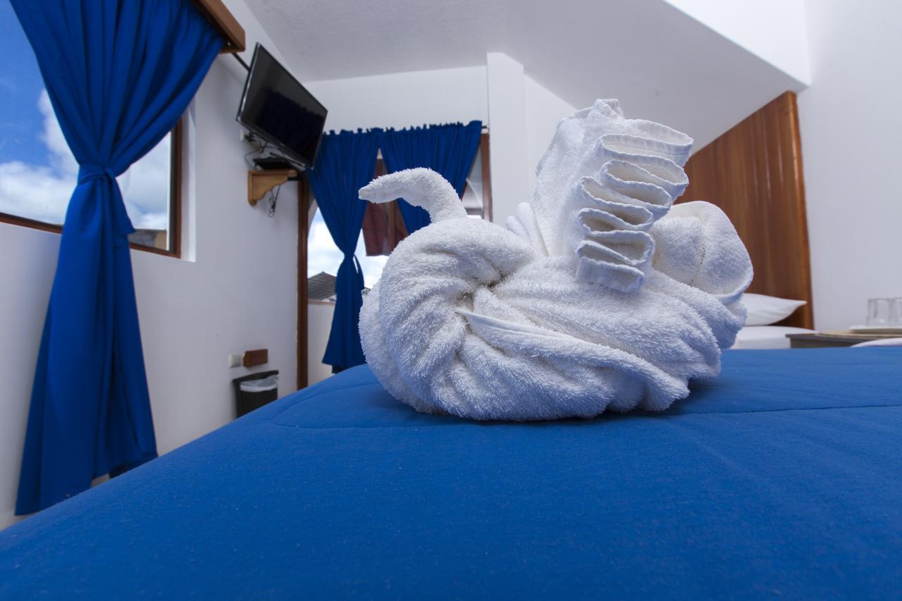 Hostal Tongo Reef Puerto Baquerizo Moreno Exterior photo